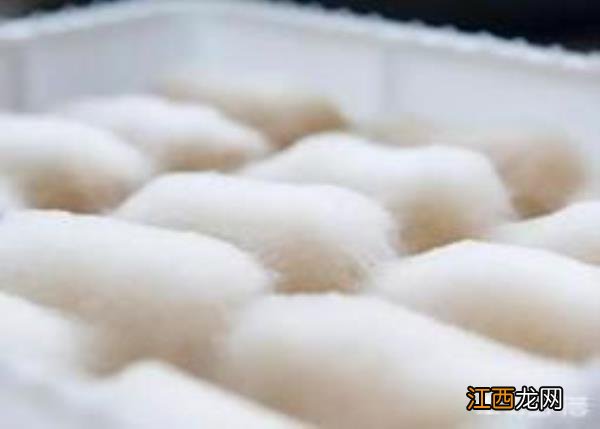 毛豆腐表面长了满满的白毛,它是属于食物腐烂吗?