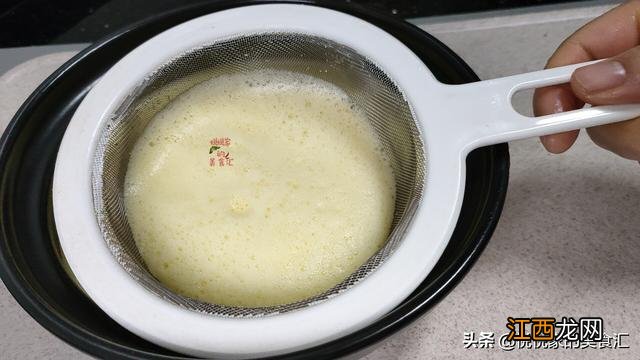 蒸鸡蛋羹发黑咋回事啊？蒸鸡蛋羹为什么发黑，切记，看看这文章