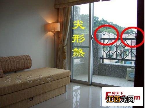 镜子对着卧室门怎么办 窗对门出贵人,入户门正对窗户怎么破