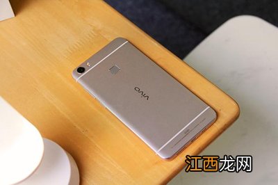 不仅仅双曲屏！高颜值vivo Xplay5手机评测