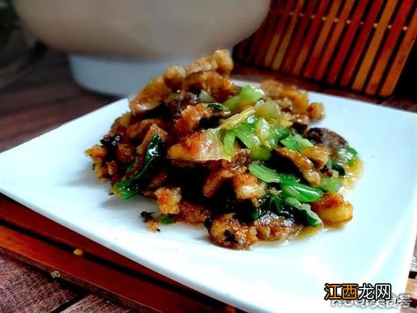 焦溜平菇和酸菜怎么做好吃？ 炒酸菜的炒法