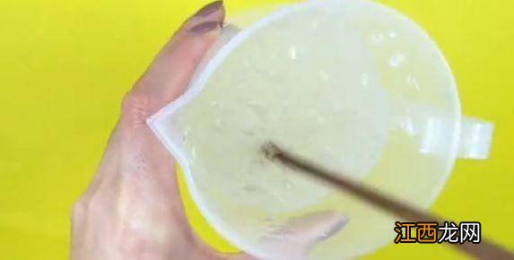 洗洁精加什么擦玻璃干净