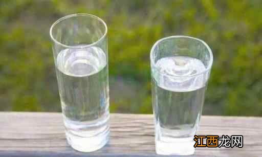 长寿女人的养生经验:每天坚持喝3种水,少吃1种食物,长寿不难