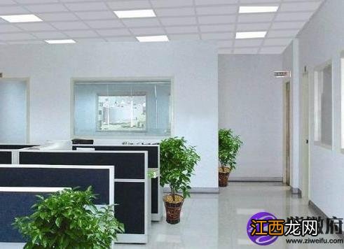 大门直通阳台的风水 办公室直通风水,办公室布置风水