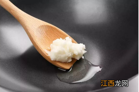 “猪油”的危害大?为何吃了上千年的猪油,如今却说不能吃了?