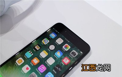 iPhone7 plus亮光黑真机图赏：黑得漂亮