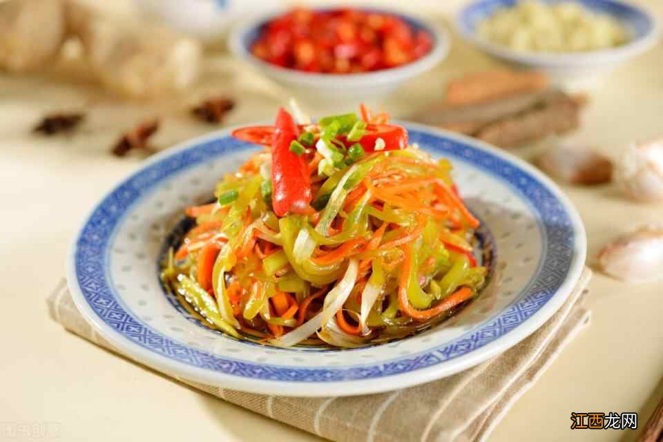 谷雨节气常阴湿多雨,饮食养生常吃这“五素三荤”,养肝护脾胃