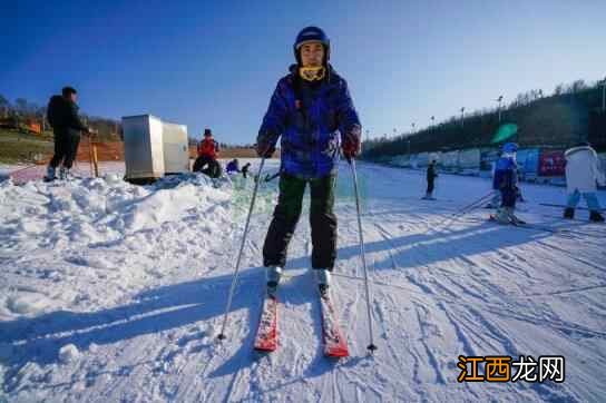 冬季就是要泡温泉和滑雪，不然白过了冬天