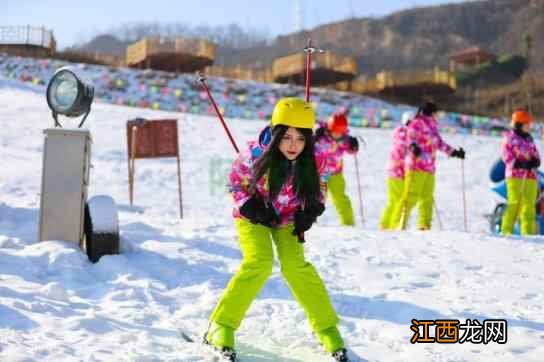 冬季就是要泡温泉和滑雪，不然白过了冬天