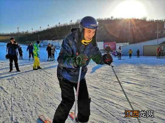 冬季就是要泡温泉和滑雪，不然白过了冬天