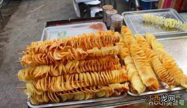 路边的小吃摊不用插电也不用燃气就可以做?