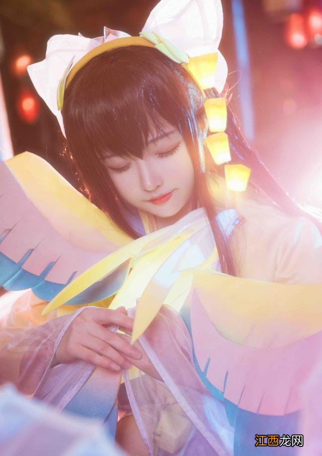 【攻略】王者荣耀清纯美女cos娜可露露晚萤