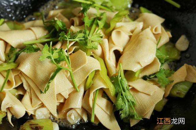 尖椒干豆腐的做法