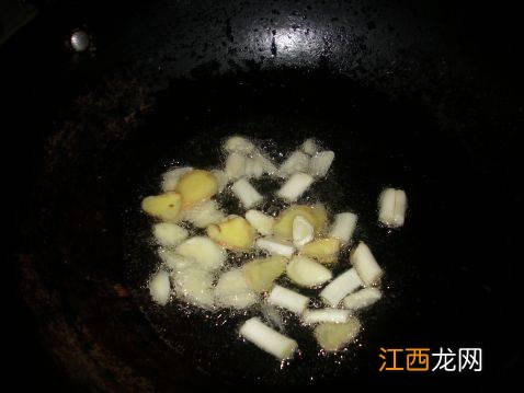 怎么炒木耳不会爆