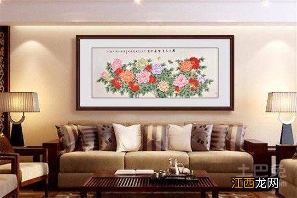 对着门的玄关挂什么画 卧室五种挂画可以旺风水,夫妻卧室挂什么画好