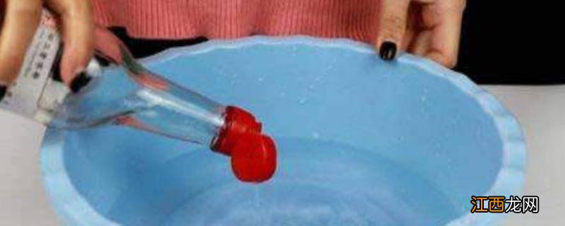 84消毒液用后地板出现白色