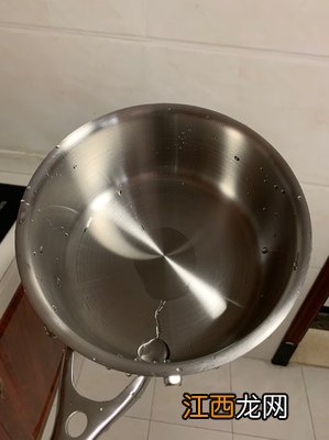 6.快递的外包装特别的好运输都没有破损而且锅的做工也非常的精细