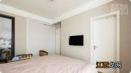 进门就是床侧面好不好 一进卧室门是横床图片,床头和房门在同一个方向可以吗