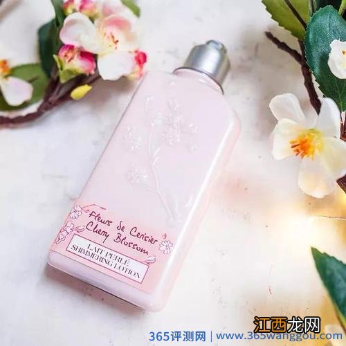 疯狂尝试各种各样的美白产品效果却始终不尽人意