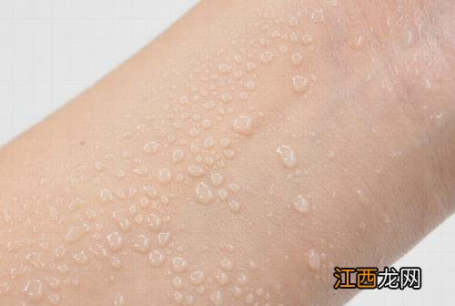 而面对形形色色的底妆产品我们又该如何选择呢