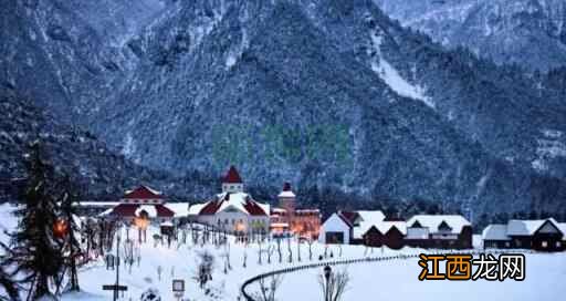 成都周边4个滑雪+温泉目的地,最快2小时可到!冬天最嗨的玩法都在这