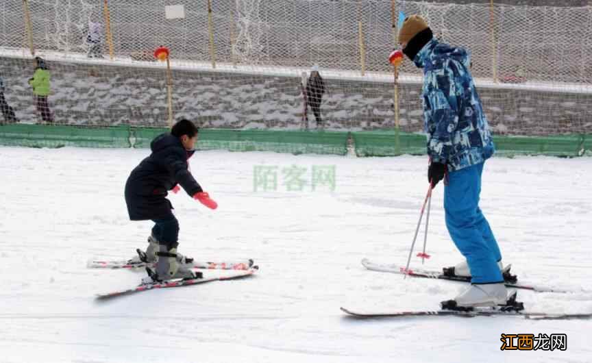 “只疯玩 不封园” 尽在太白山温泉滑雪季