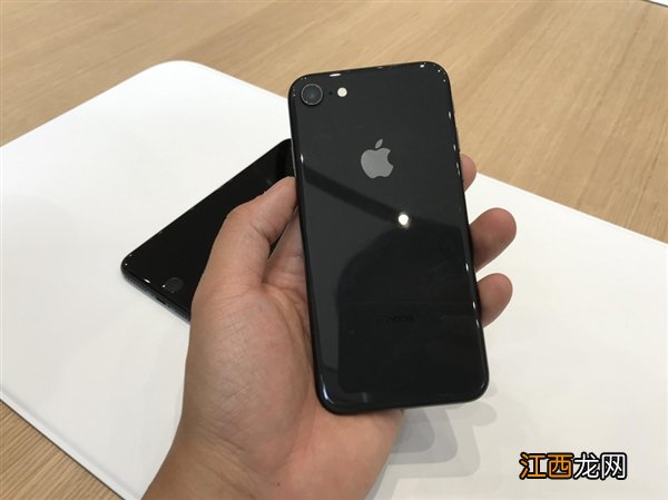 iPhone8开箱图赏：高颜值+高设计