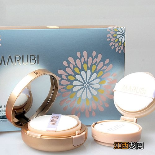 这款鲜花气垫它的成分内蕴含白睡莲、欧锦葵、冬忍花、母菊等美肤养颜的鲜花萃取成分