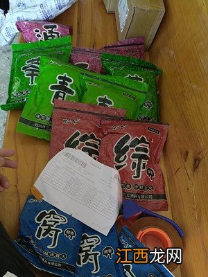 含拉丝粉搓拉皆可、适口性强、腥香浓郁、诱食强烈、适用广泛