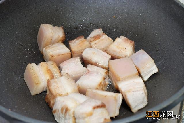 卤肉的锅用什么锅最好？卤肉熬汤用什么锅最好，看看这里的体会