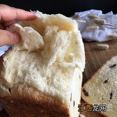 面包机什么时候撒果料？面包机何时加果料，这里大有看头