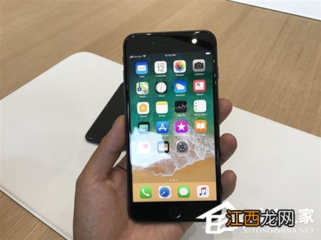 苹果8颜色对比 iphone8最好看的颜色