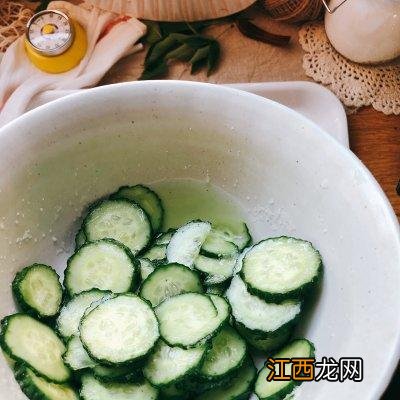 日式青瓜条蘸的酱油怎么做？青瓜醋酱油搭配，快看，别不当回事