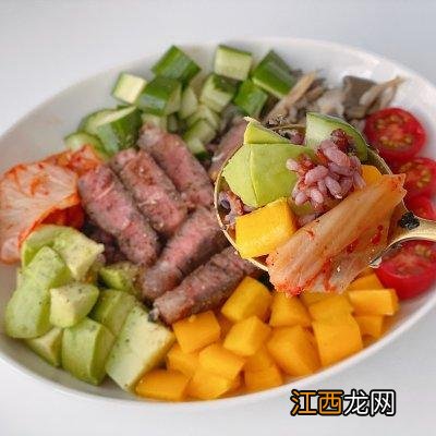 牛排配啥主食？搭配牛排的主食，这几点很重要