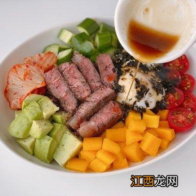 牛排配啥主食？搭配牛排的主食，这几点很重要