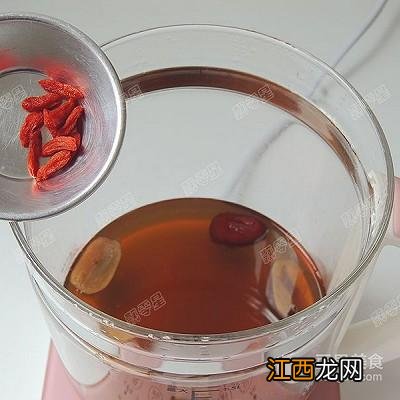 红枣姜汤什么时候喝最好？红枣鲜姜汤的功效，看完就明白了