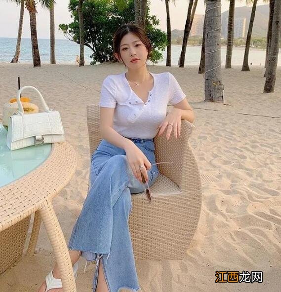 小个子大胸女生怎么穿搭？