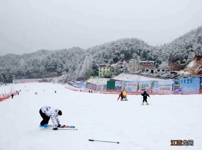 冬日攻略：周末到英山这处冬游胜地，体验滑雪泡温泉的双重快乐