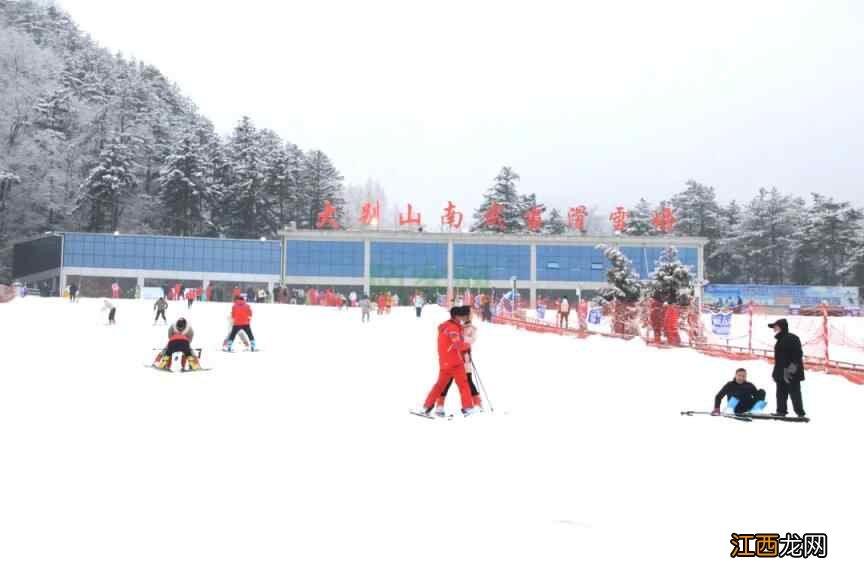 冬日攻略：周末到英山这处冬游胜地，体验滑雪泡温泉的双重快乐