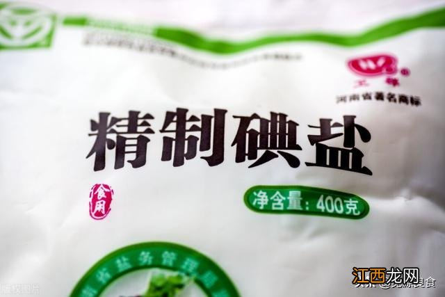 炒菜什么时候放盐合适？炒菜啥时候放盐好吃，新科普来了~