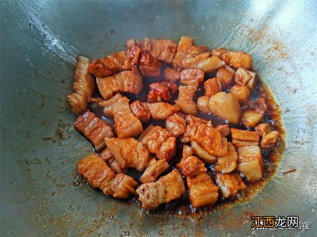 干墨鱼炒什么比较好吃？大的墨鱼炒什么好吃，记住这几个特征