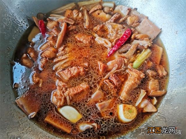 干墨鱼炒什么比较好吃？大的墨鱼炒什么好吃，记住这几个特征