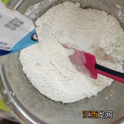 奶油做什么好吃简单的？奶油是什么东西做的，快速阅读此文