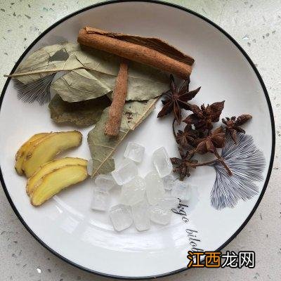 红烧排骨要什么配菜？红烧排骨放啥配菜好吃，这文章文短意长