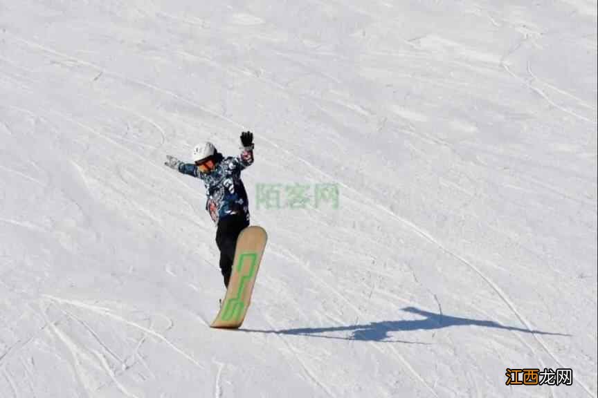 借着“冬”风，新春初始一起邂逅曾家山滑雪场~