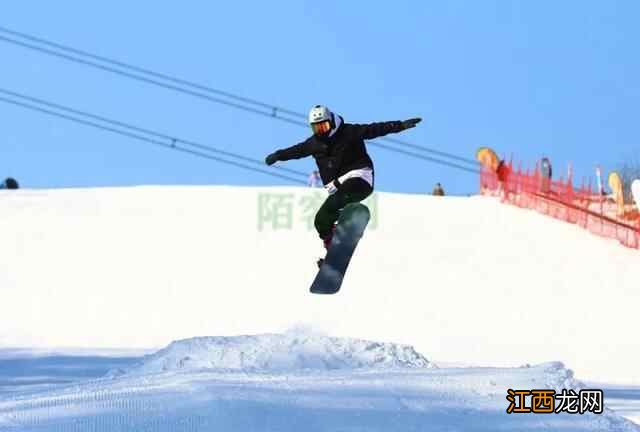 借着“冬”风，新春初始一起邂逅曾家山滑雪场~