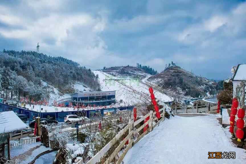 借着“冬”风，新春初始一起邂逅曾家山滑雪场~