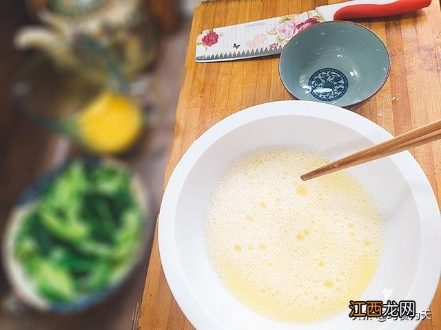 蒸鸡蛋糕用什么水最好？蒸鸡蛋糕用什么水最好，一波科普涨知识