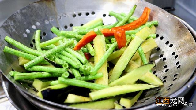 肉可以炒什么菜大全？肉里面炒什么菜好吃，详细讲解，果断收藏