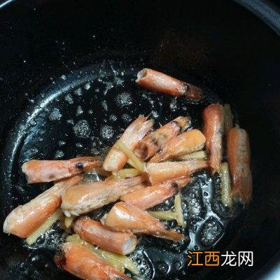 宝宝辅食虾仁和什么搭配好吃？七个月虾仁辅食，看完终于明白了！